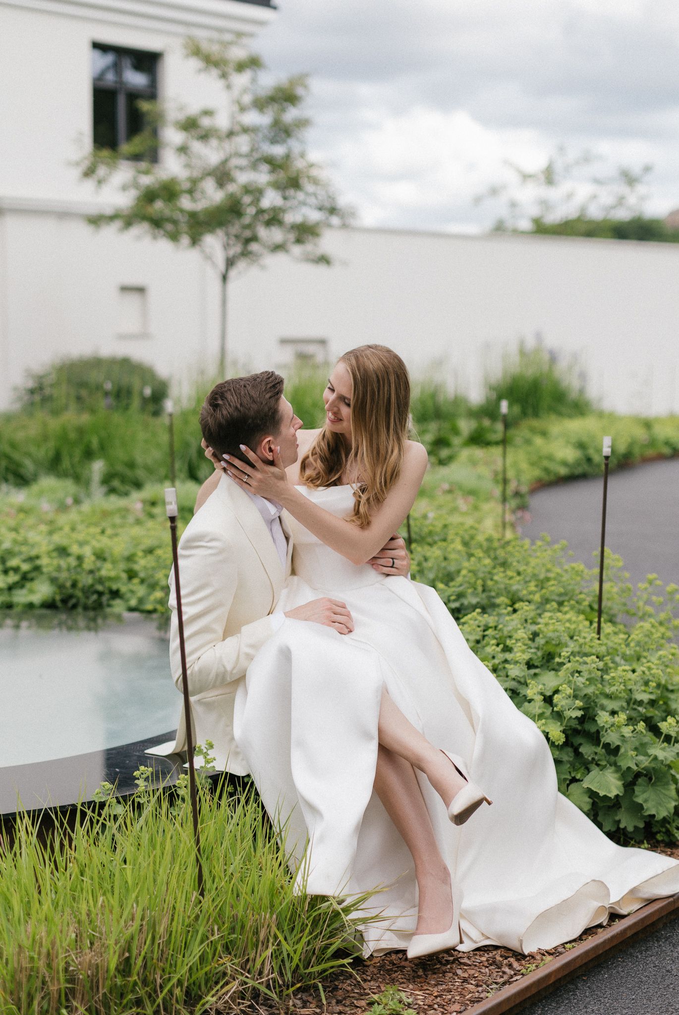 Pora bučiuojasi ant suoliuko sode