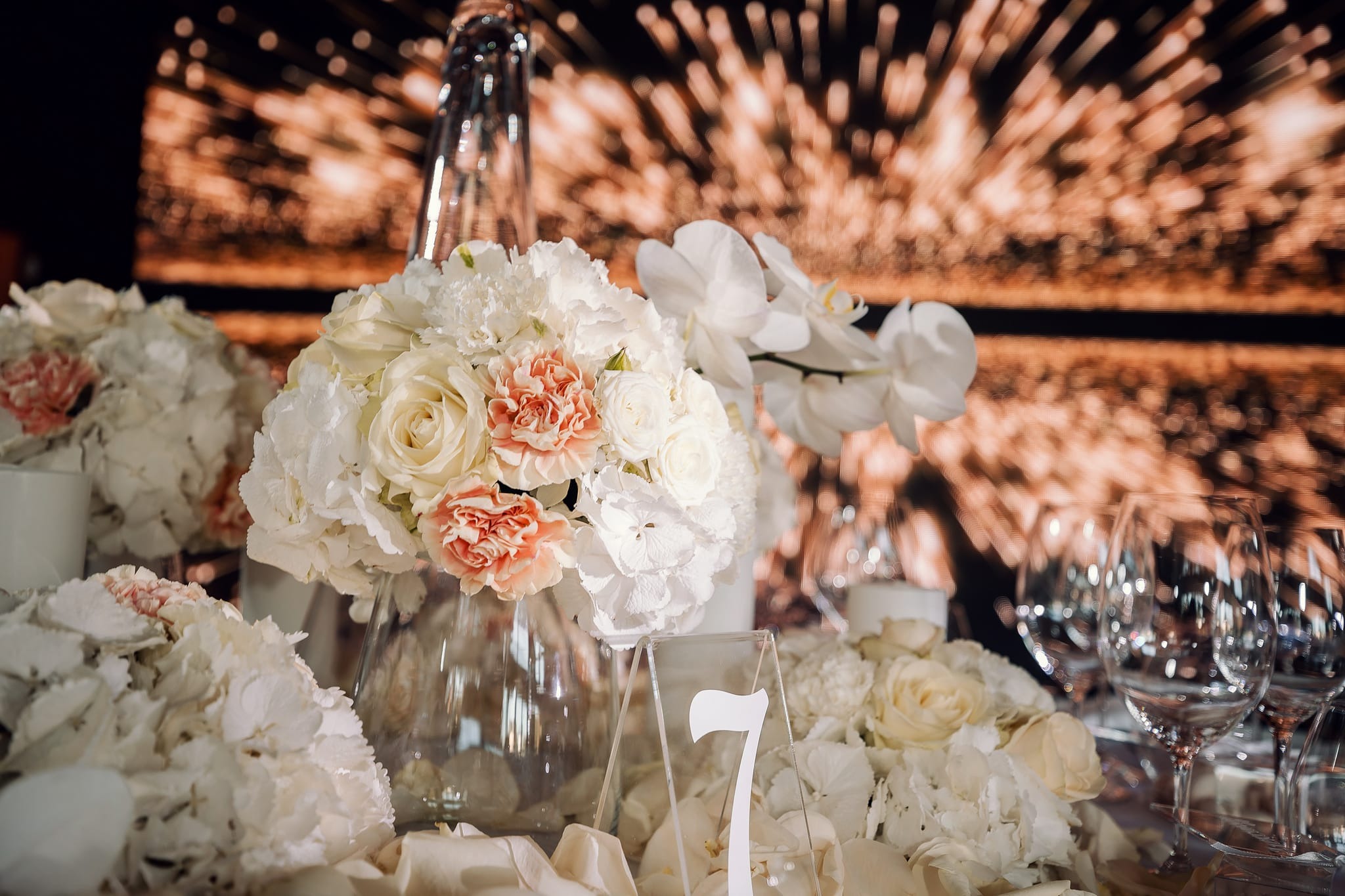 Svajonių komanda jūsų meilės šventei: išsamus gidas, kaip rasti tobulus vestuvių tiekėjus