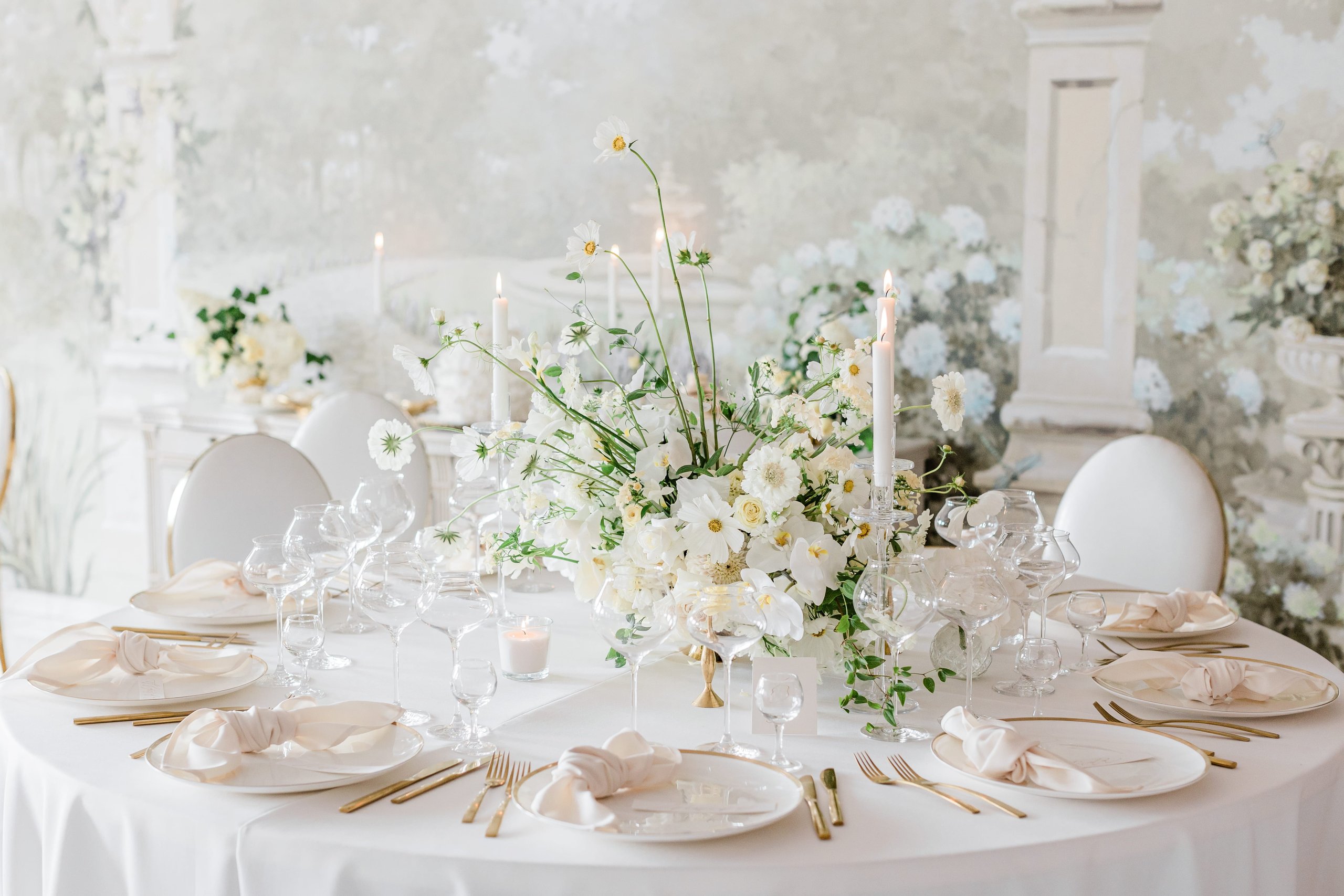 Kaip baltas vestuves paįvairinti, kad neatrodytų nuobodžiai?