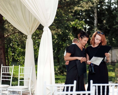 Didžiausi vestuvių planavimo išbandymai: kiek iš tikrųjų kainuoja vestuvės ir su kokiais iššūkiais dažniausiai susiduria jaunieji? Didžiausi vestuvių planavimo išbandymai: kiek iš tikrųjų kainuoja vestuvės ir su kokiais iššūkiais dažniausiai susiduria jaunieji?